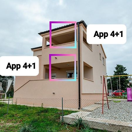 Holiday Home Aria นิน ภายนอก รูปภาพ