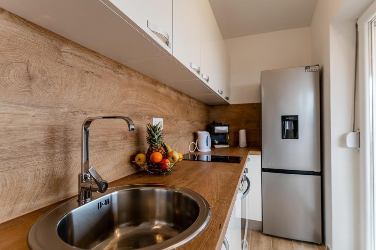 Holiday Home Aria นิน ภายนอก รูปภาพ