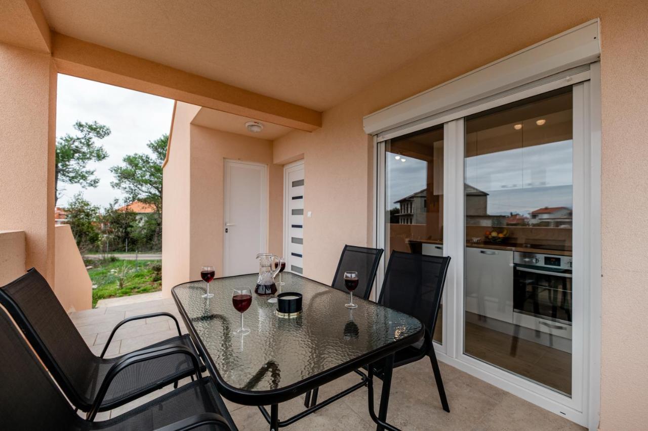Holiday Home Aria นิน ภายนอก รูปภาพ