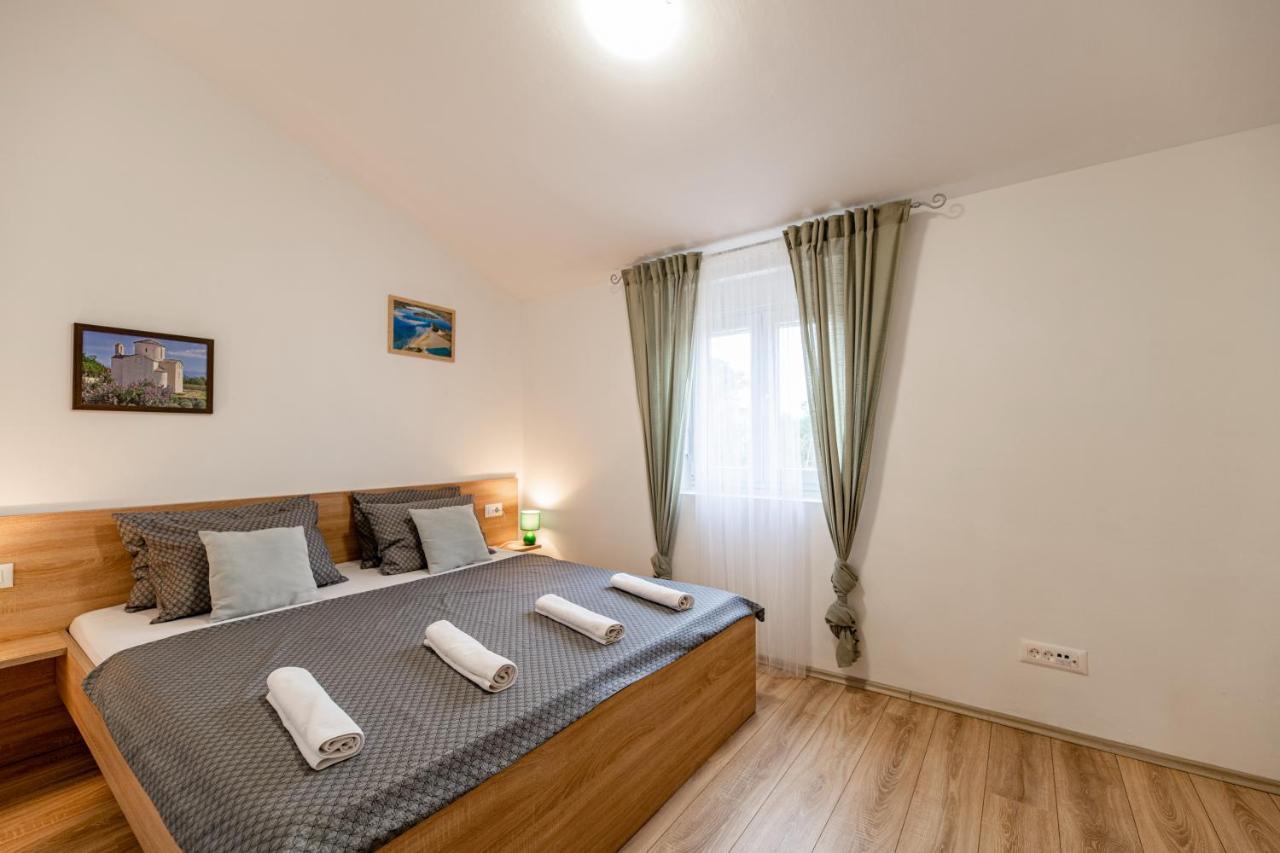 Holiday Home Aria นิน ภายนอก รูปภาพ